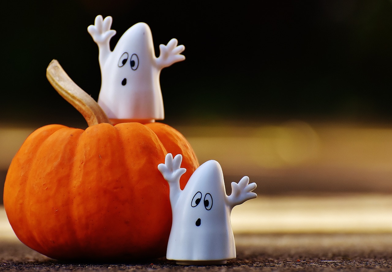 A Spooktacular Celebration at Mashpee Commons: Party, Parade, and More