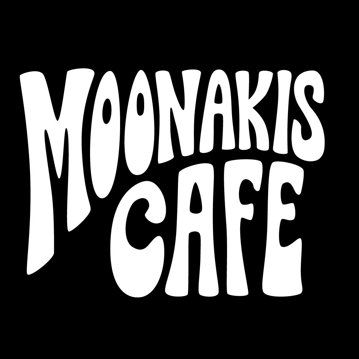 Moonakis Cafe: The Perfect Spot for Breakfast on Cape Cod